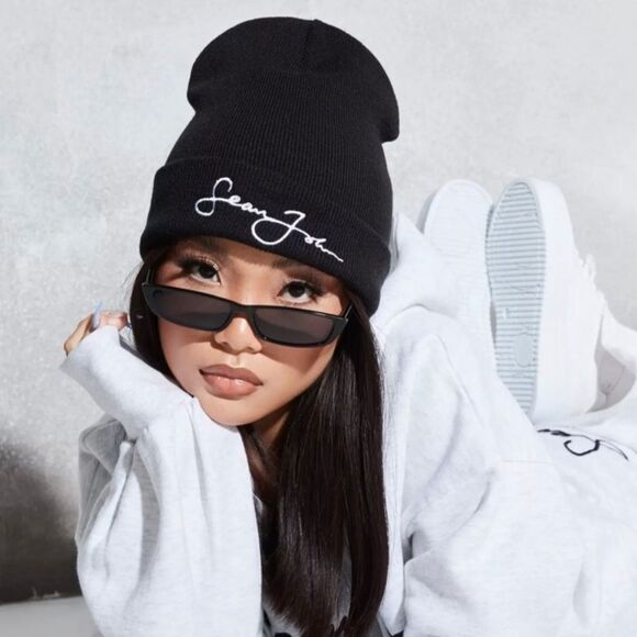 SEAN JOHN Knitted Beanie Hat - Picture 1 of 4